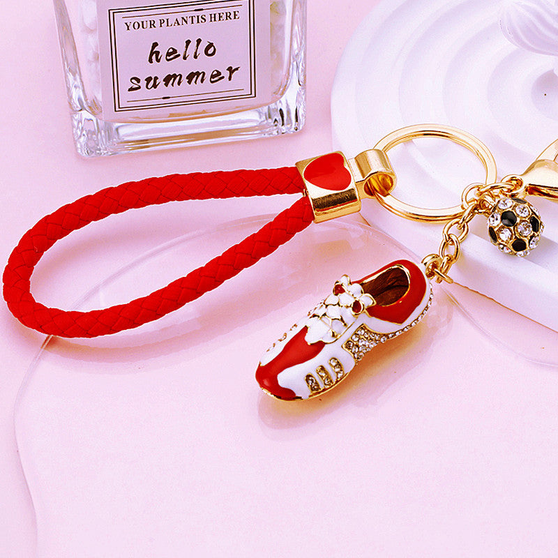 Rhinestone-encrusted soccer shoe car keychain unisex couple bag pendant metal keychain ring World Cup creative gift